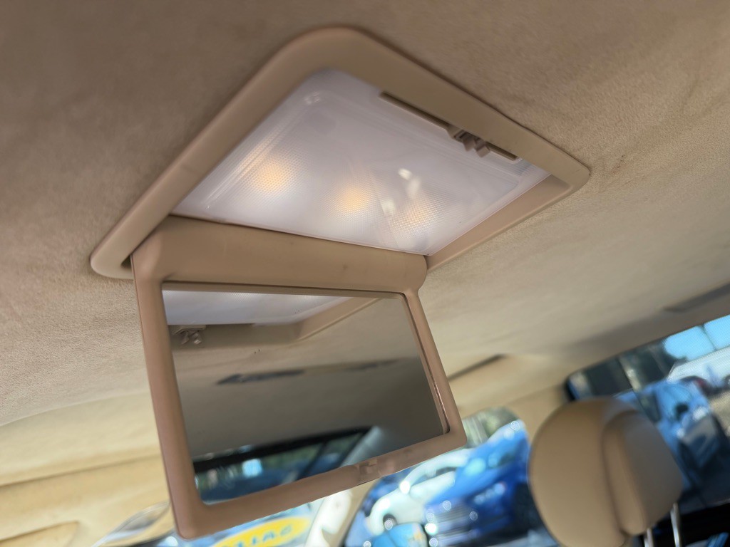 2016 Hyundai Equus Image 41