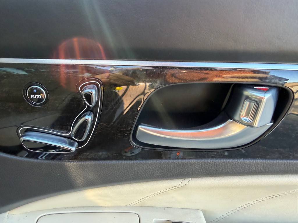 2016 Hyundai Equus Image 43