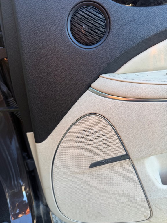 2016 Hyundai Equus Image 45