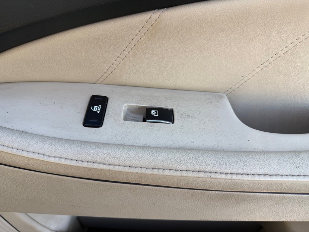 2016 Hyundai Equus Image 49