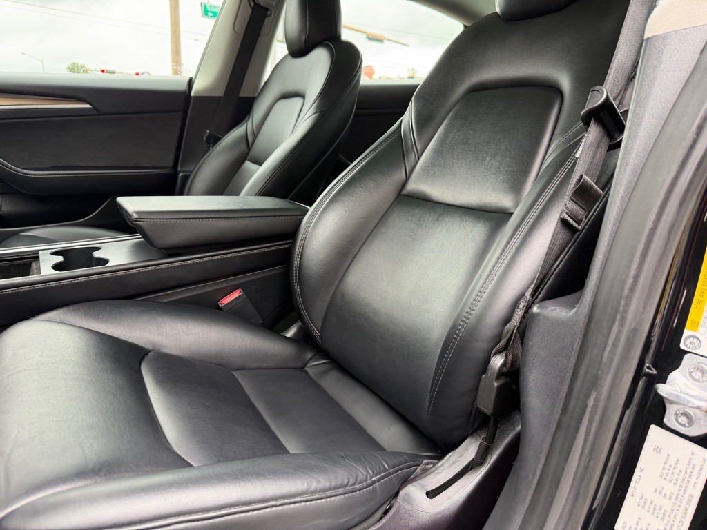 2022 Tesla Model 3 Image 17