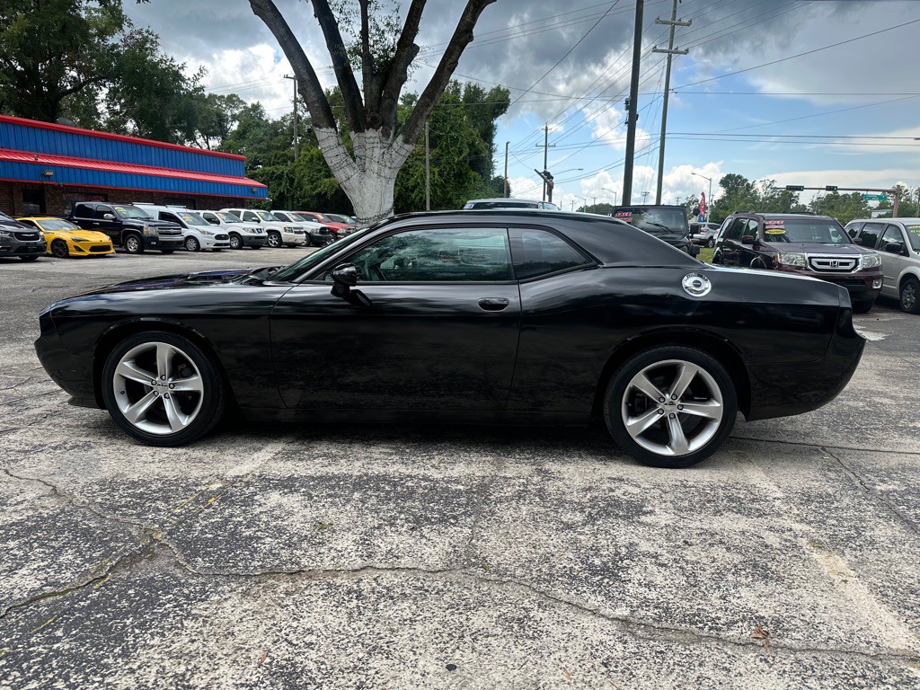 2013 Dodge Challenger Image 2