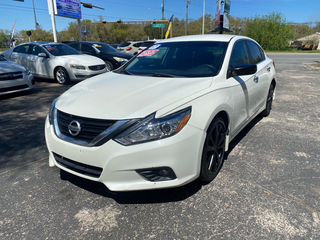 2017 Nissan Altima Image 1