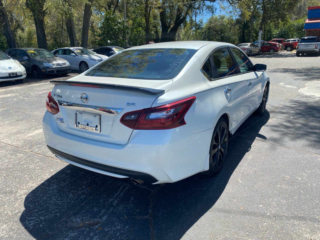 2017 Nissan Altima Image 5