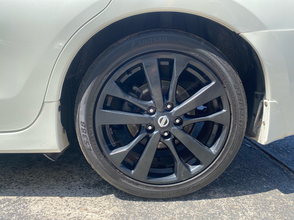 2017 Nissan Altima Image 9