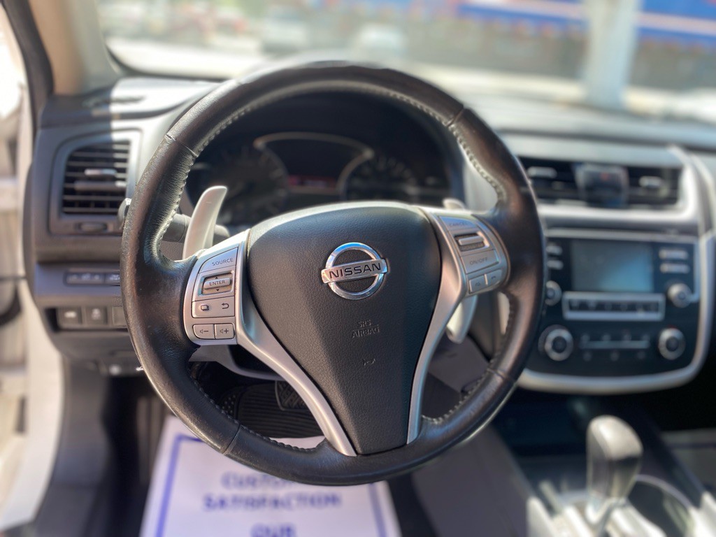 2017 Nissan Altima Image 10