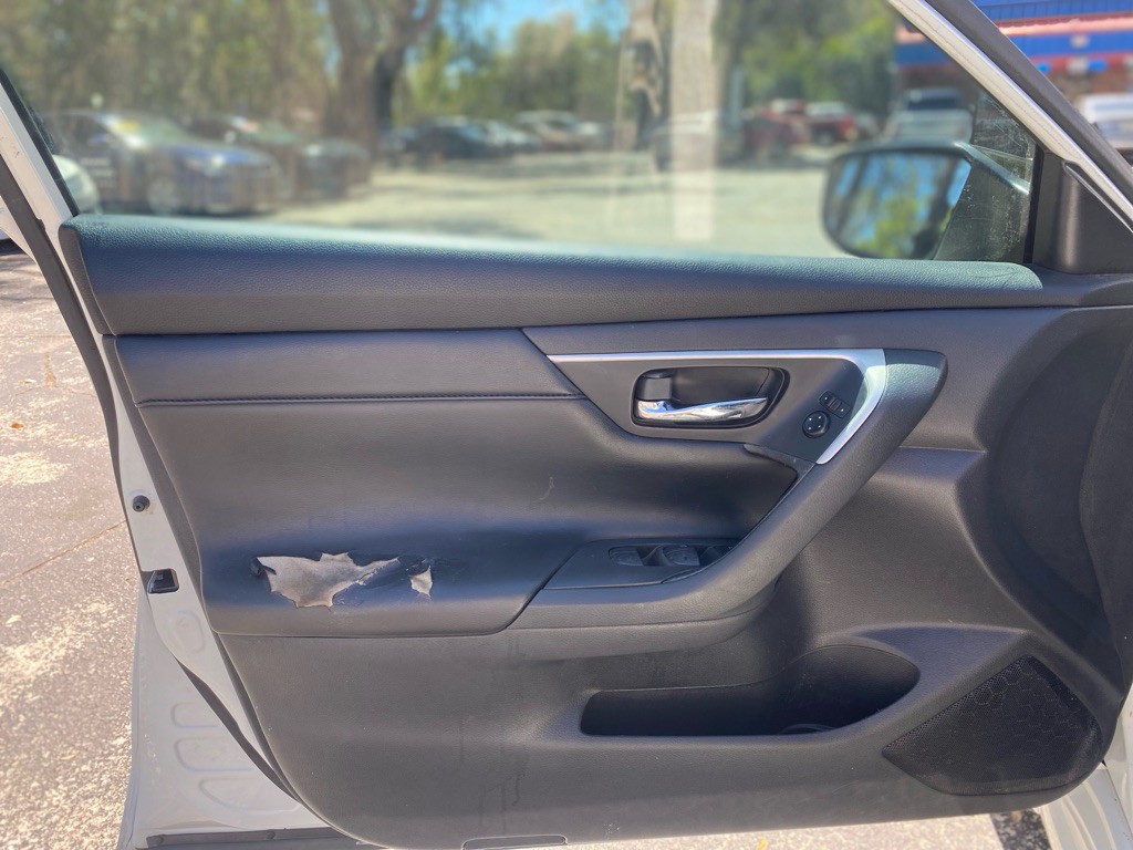 2017 Nissan Altima Image 13