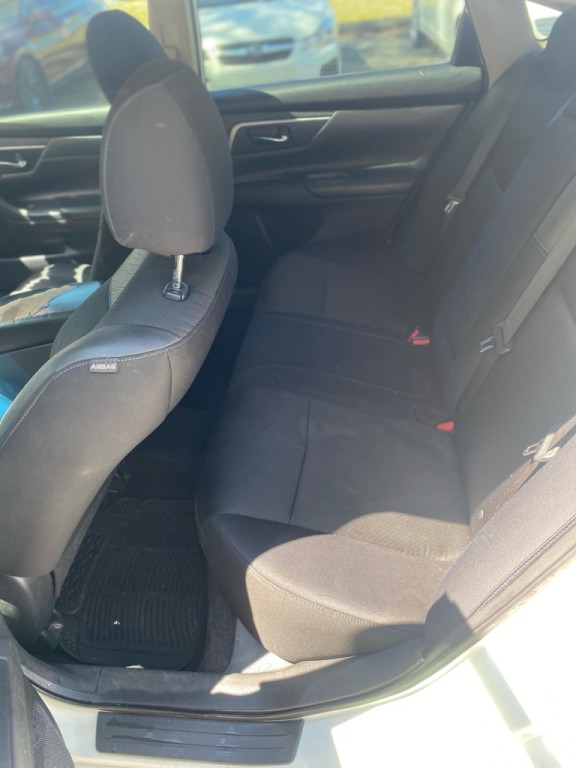 2017 Nissan Altima Image 14