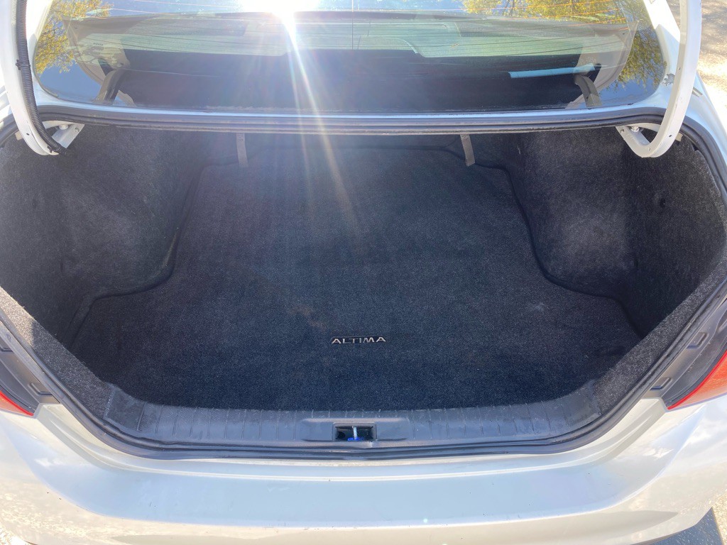 2017 Nissan Altima Image 16