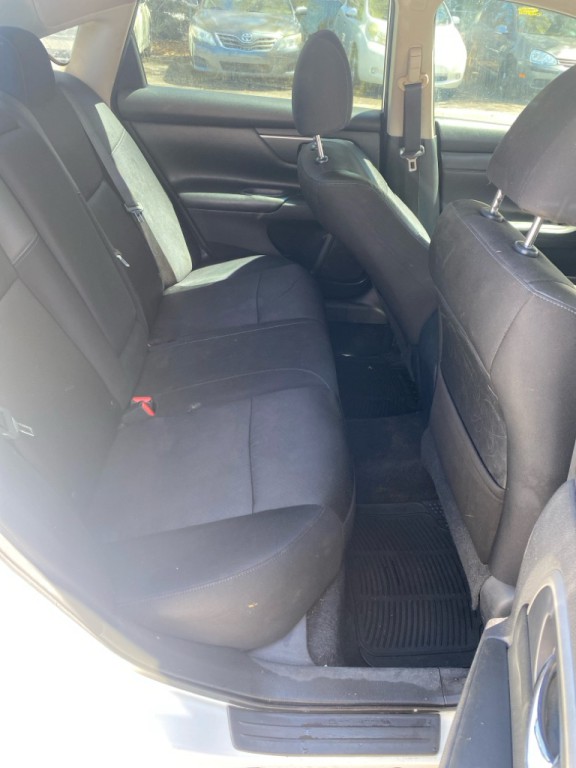 2017 Nissan Altima Image 17