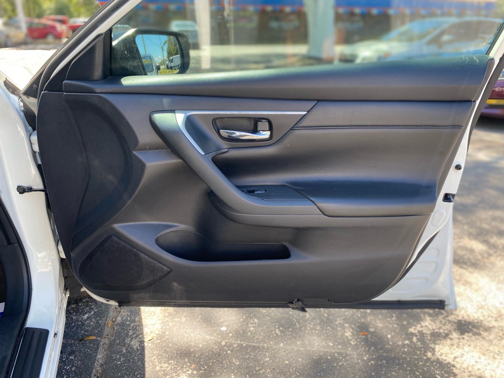 2017 Nissan Altima Image 20