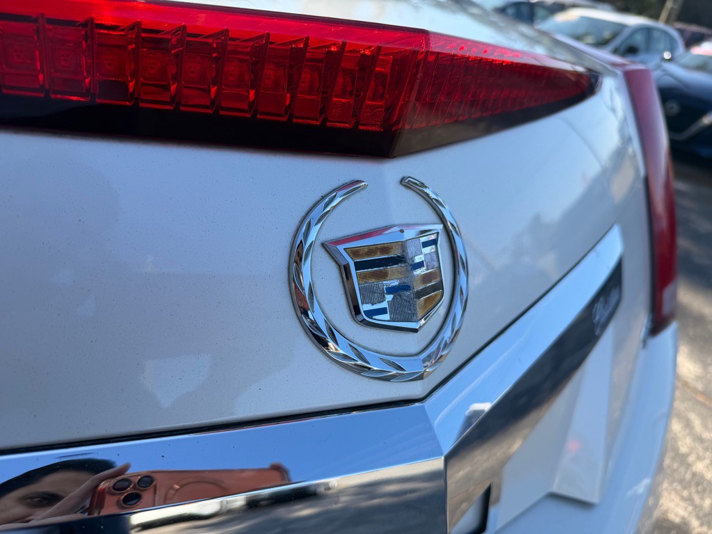 2011 Cadillac CTS Image 10