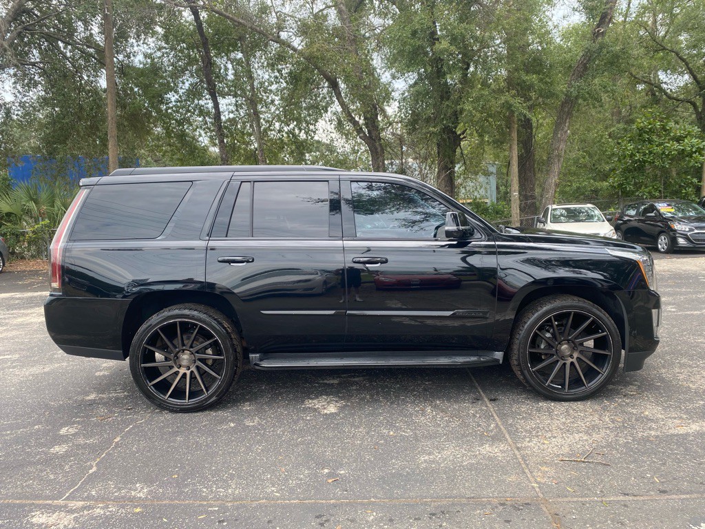 2015 Cadillac Escalade Image 4
