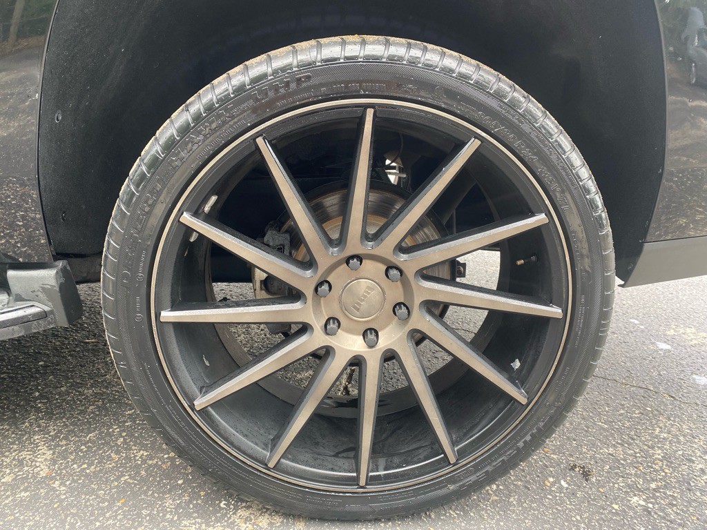 2015 Cadillac Escalade Image 9