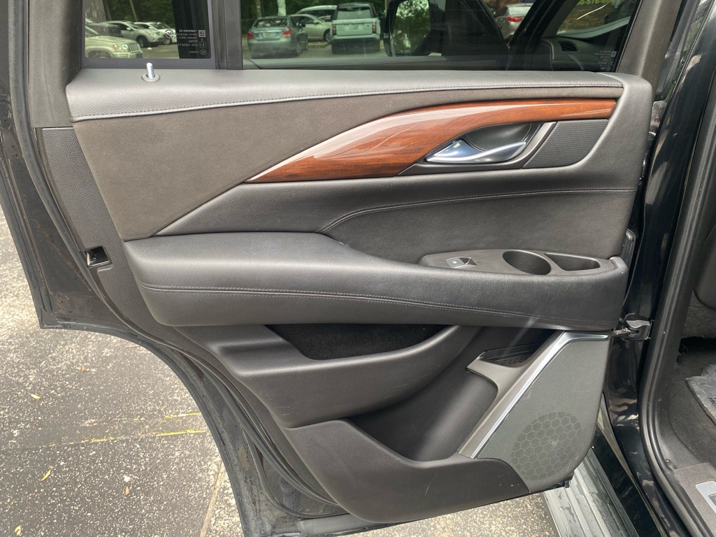 2015 Cadillac Escalade Image 13