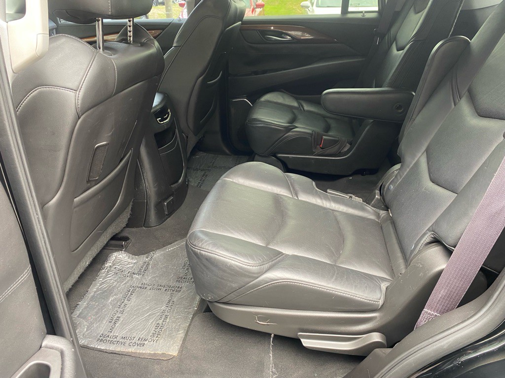 2015 Cadillac Escalade Image 14