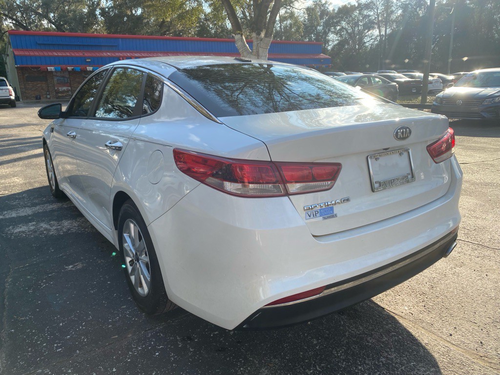 2017 Kia Optima Image 3