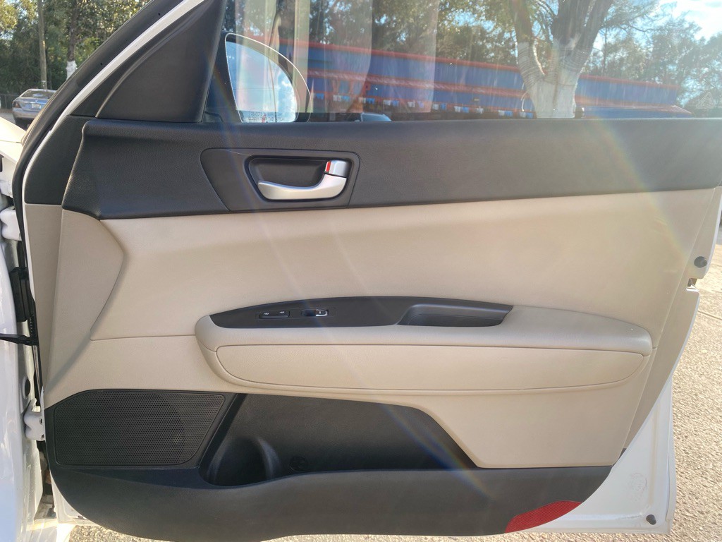 2017 Kia Optima Image 20