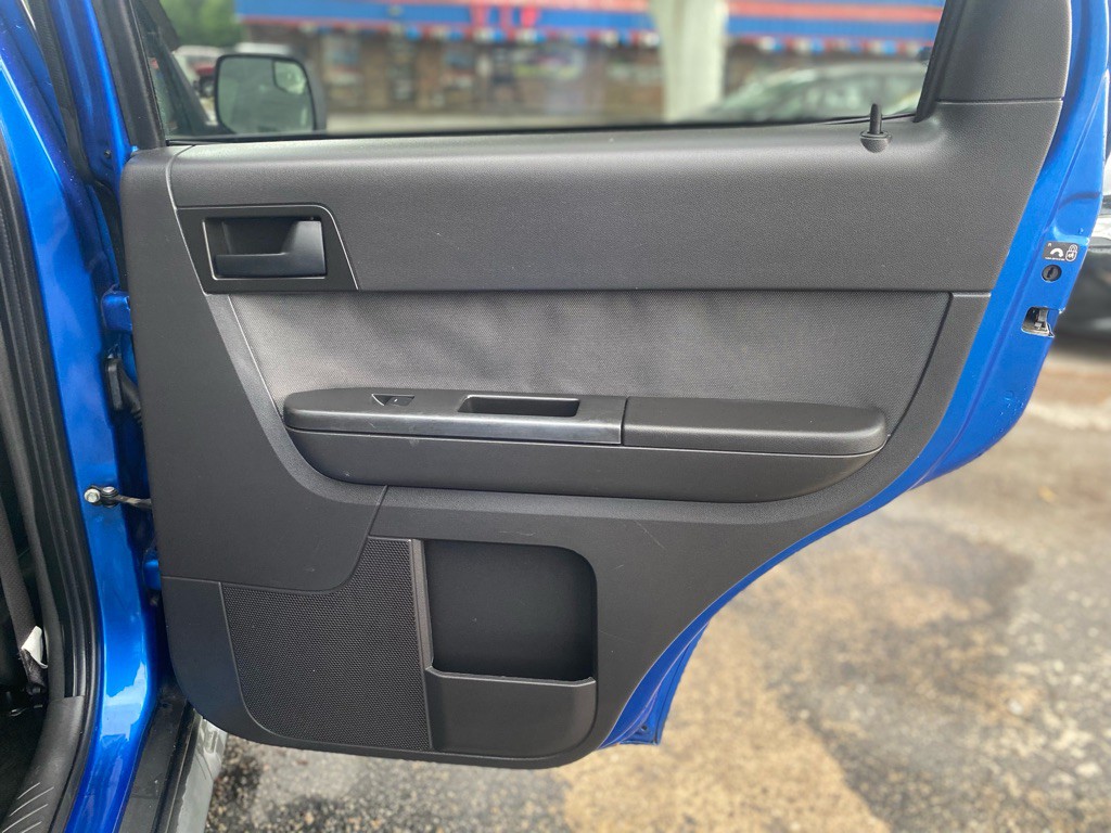 2011 Ford Escape Image 17