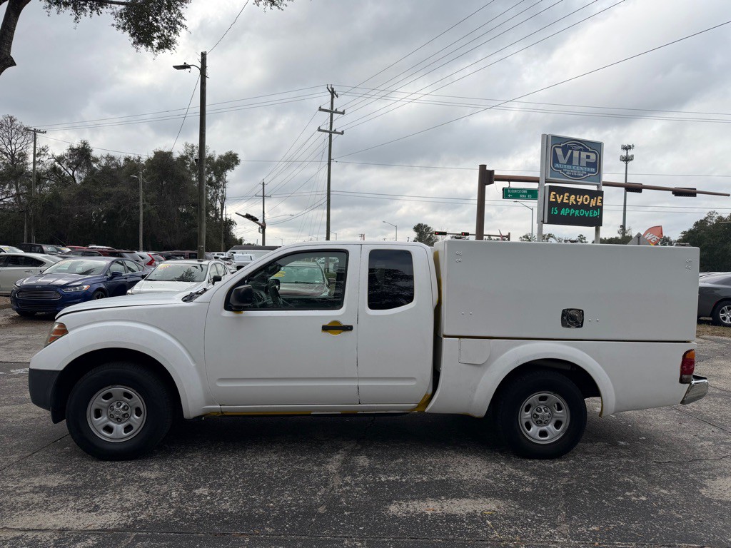 2012 Nissan Frontier Image 2