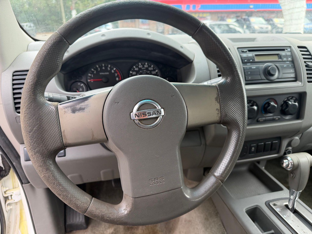 2012 Nissan Frontier Image 11