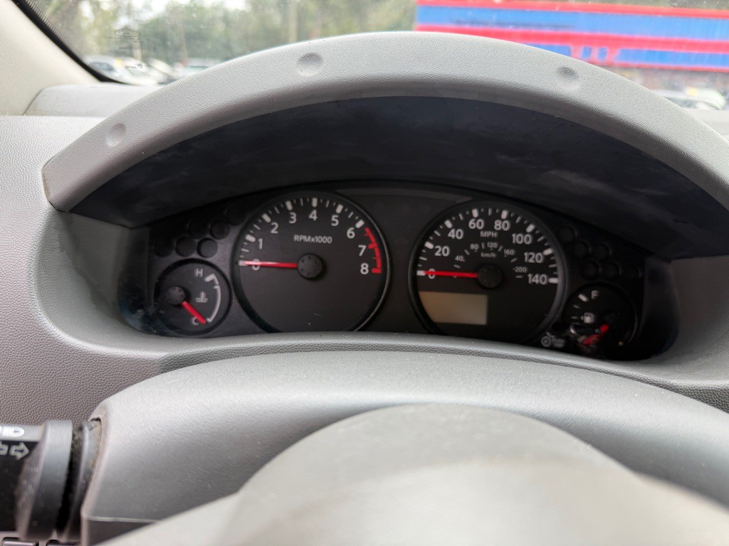 2012 Nissan Frontier Image 12