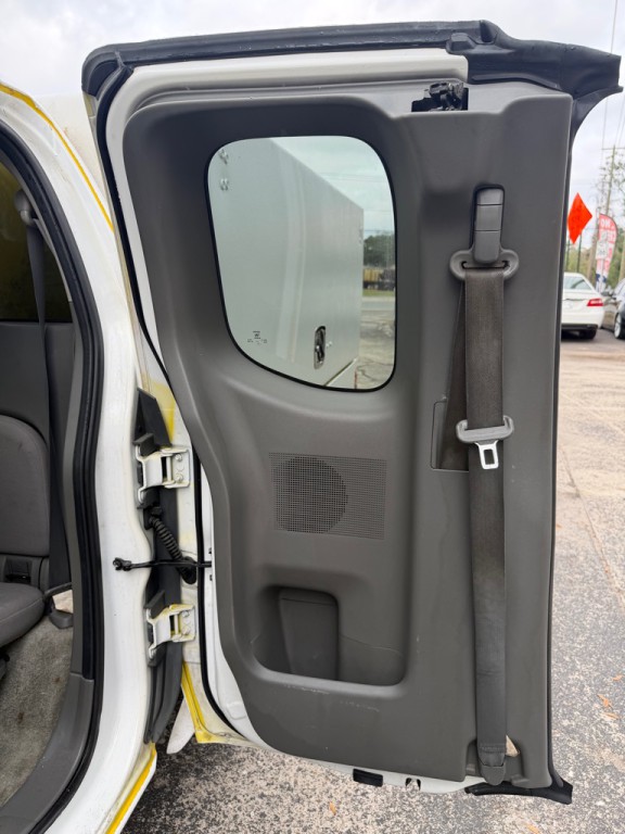 2012 Nissan Frontier Image 16