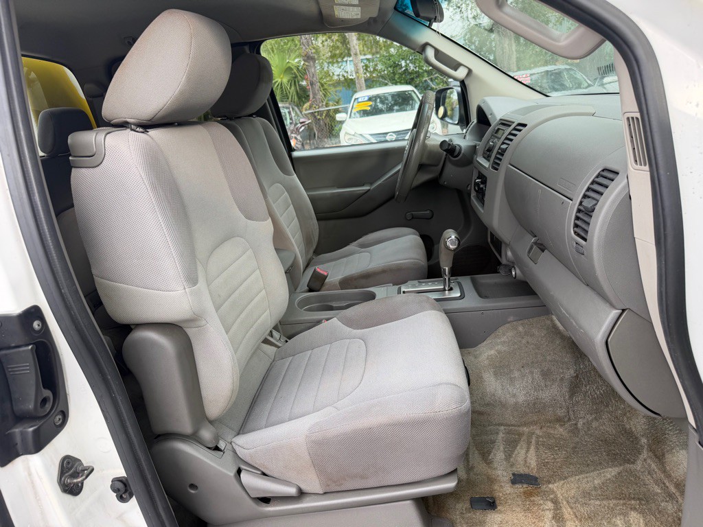 2012 Nissan Frontier Image 22