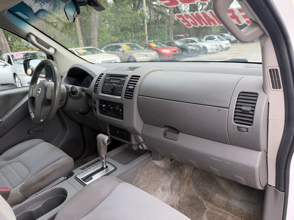 2012 Nissan Frontier Image 23