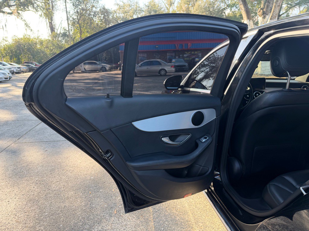 2018 Mercedes-Benz C-Class Image 23