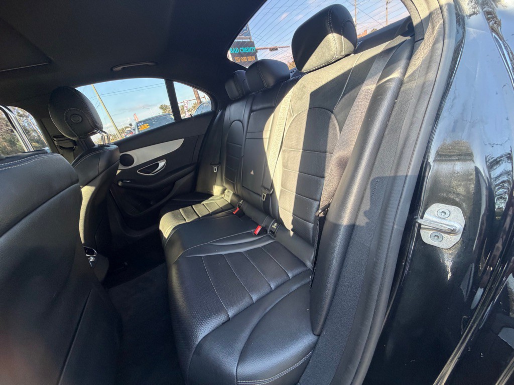 2018 Mercedes-Benz C-Class Image 24