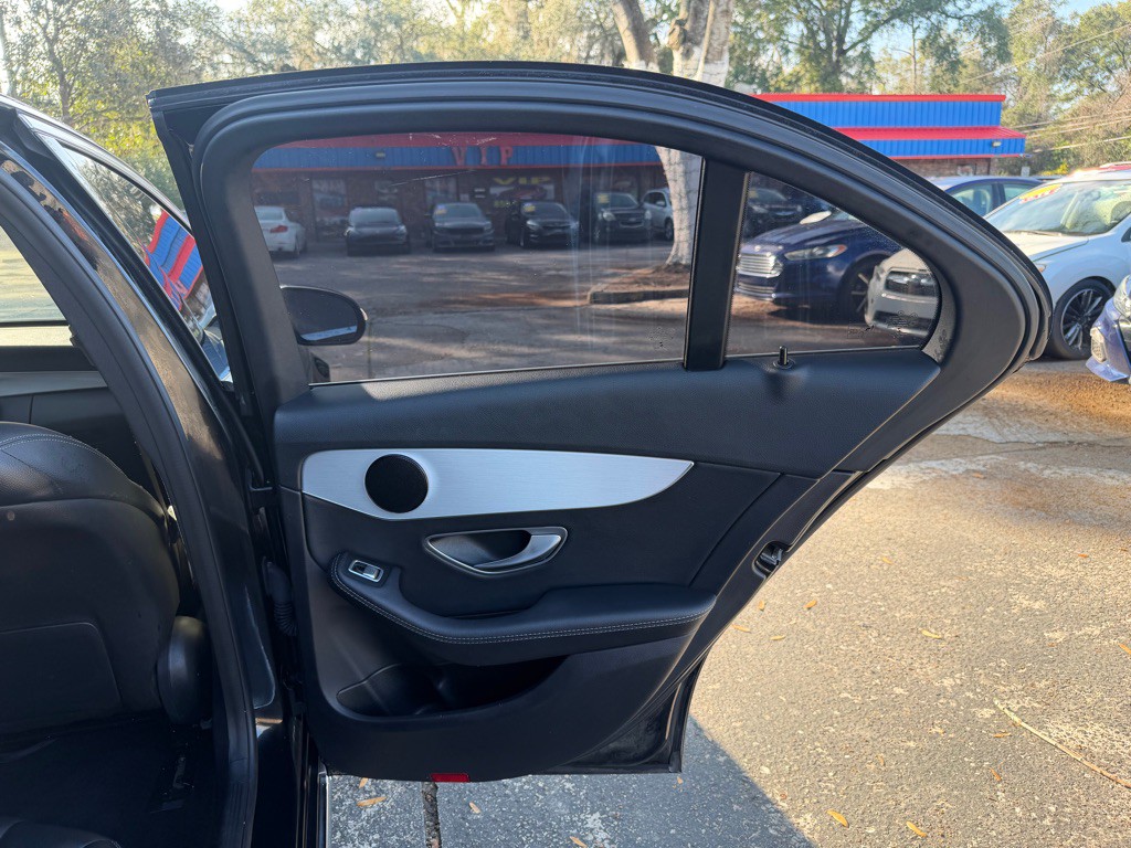 2018 Mercedes-Benz C-Class Image 29