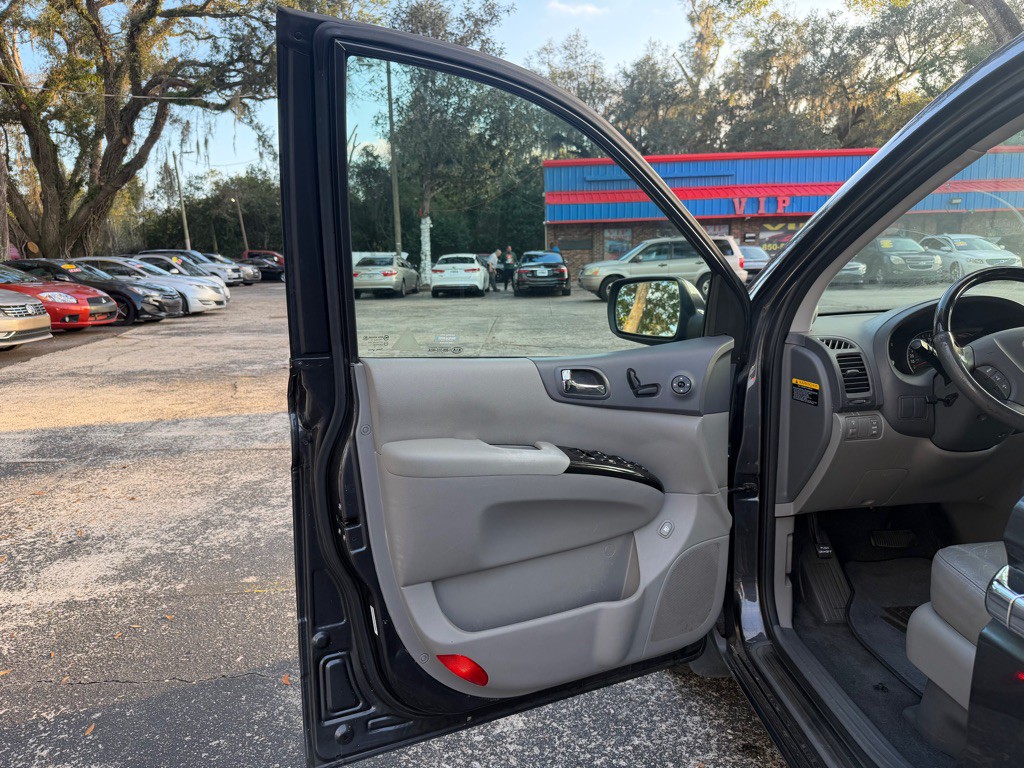 2014 Kia Sedona Image 9