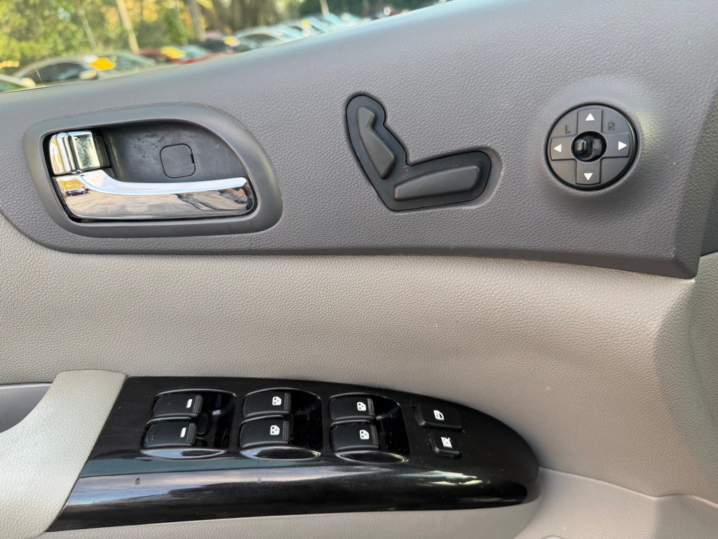 2014 Kia Sedona Image 11