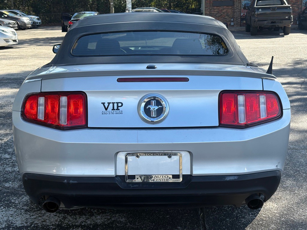 2011 Ford Mustang Image 4