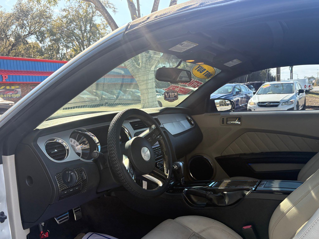 2011 Ford Mustang Image 11