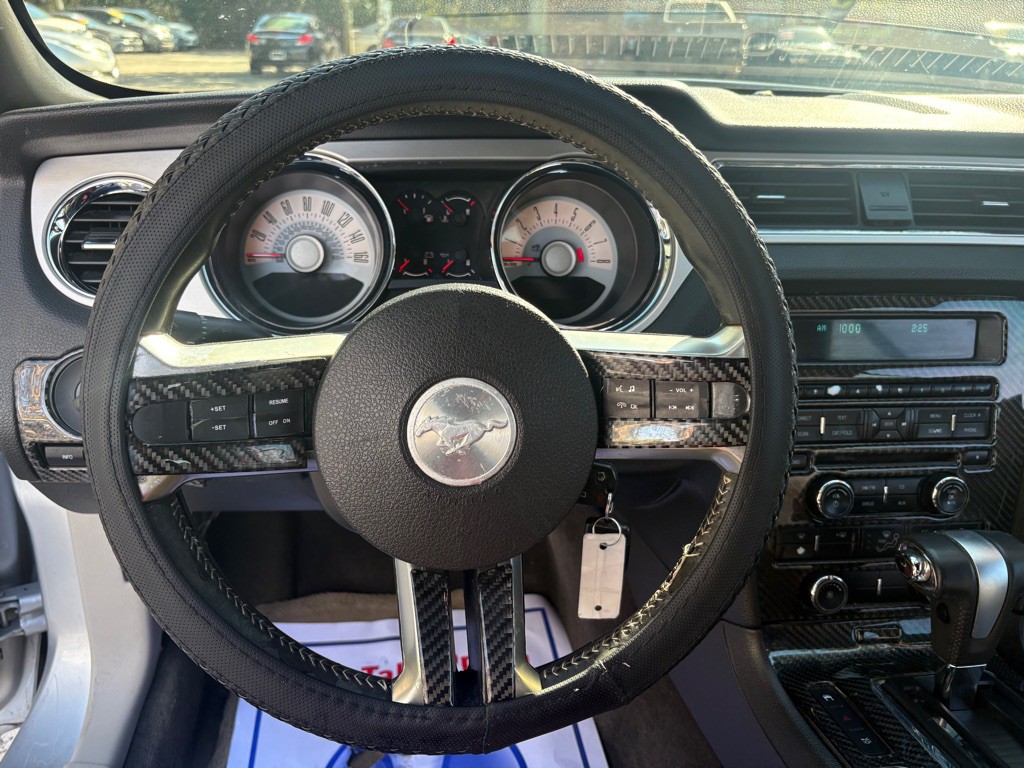 2011 Ford Mustang Image 12