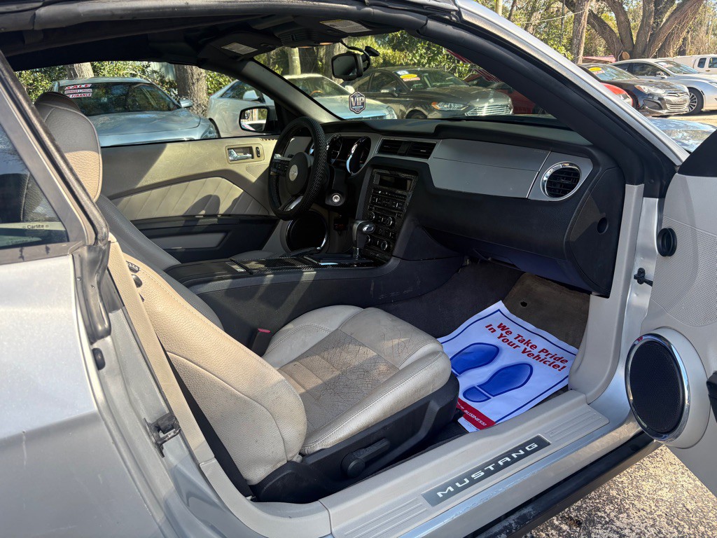 2011 Ford Mustang Image 14