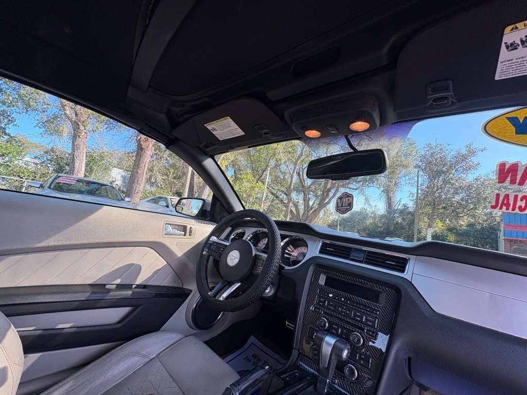 2011 Ford Mustang Image 17