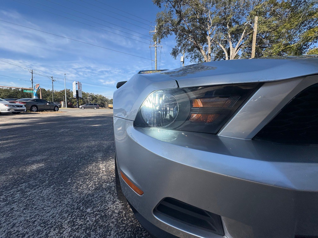 2011 Ford Mustang Image 18