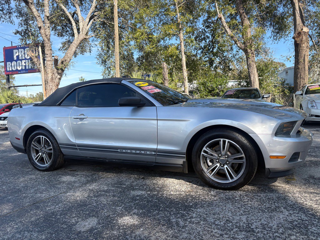 2011 Ford Mustang Image 19