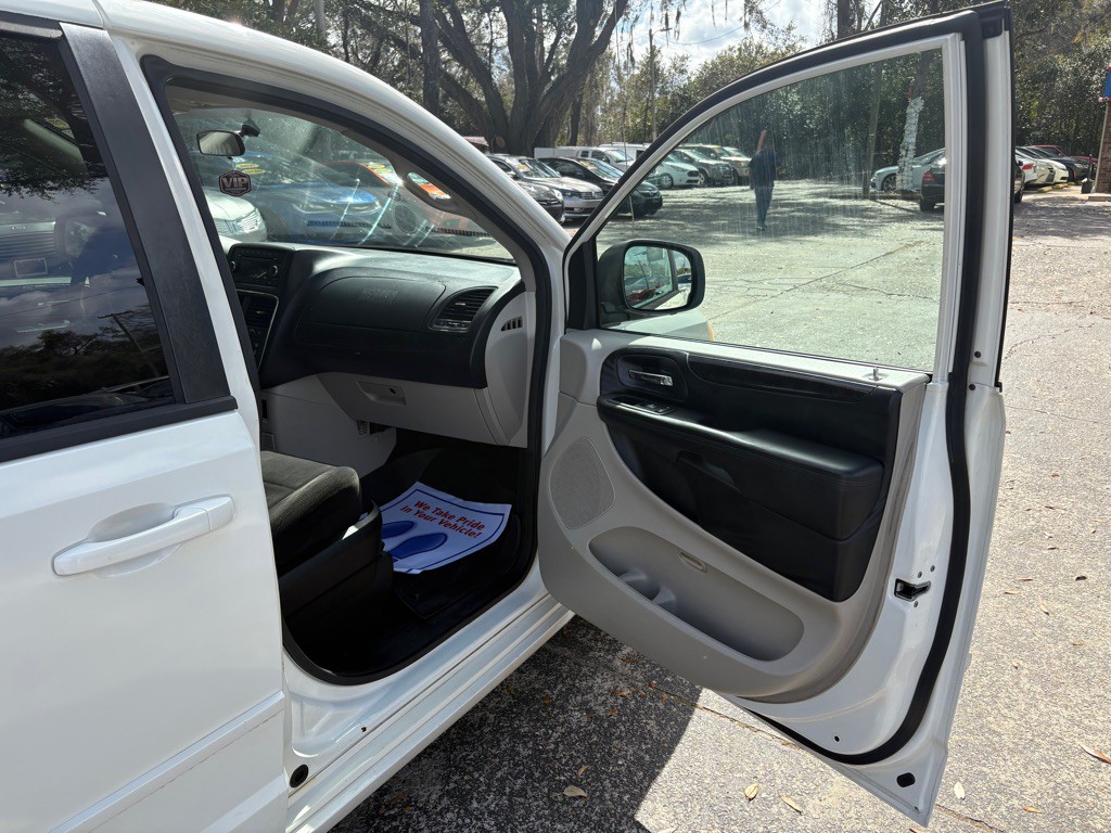 2012 Dodge Grand Caravan Image 11