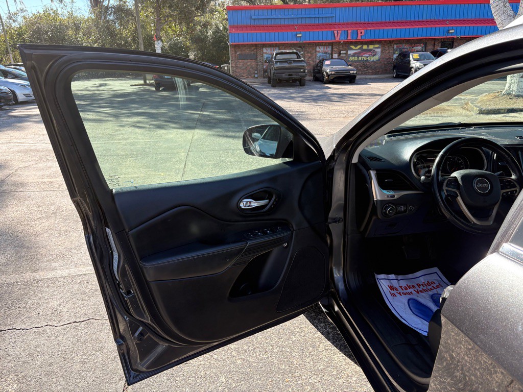 2015 Jeep Cherokee Image 9