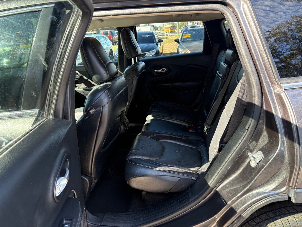 2015 Jeep Cherokee Image 17