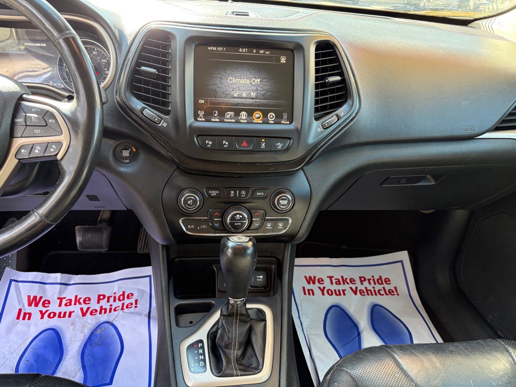 2015 Jeep Cherokee Image 22