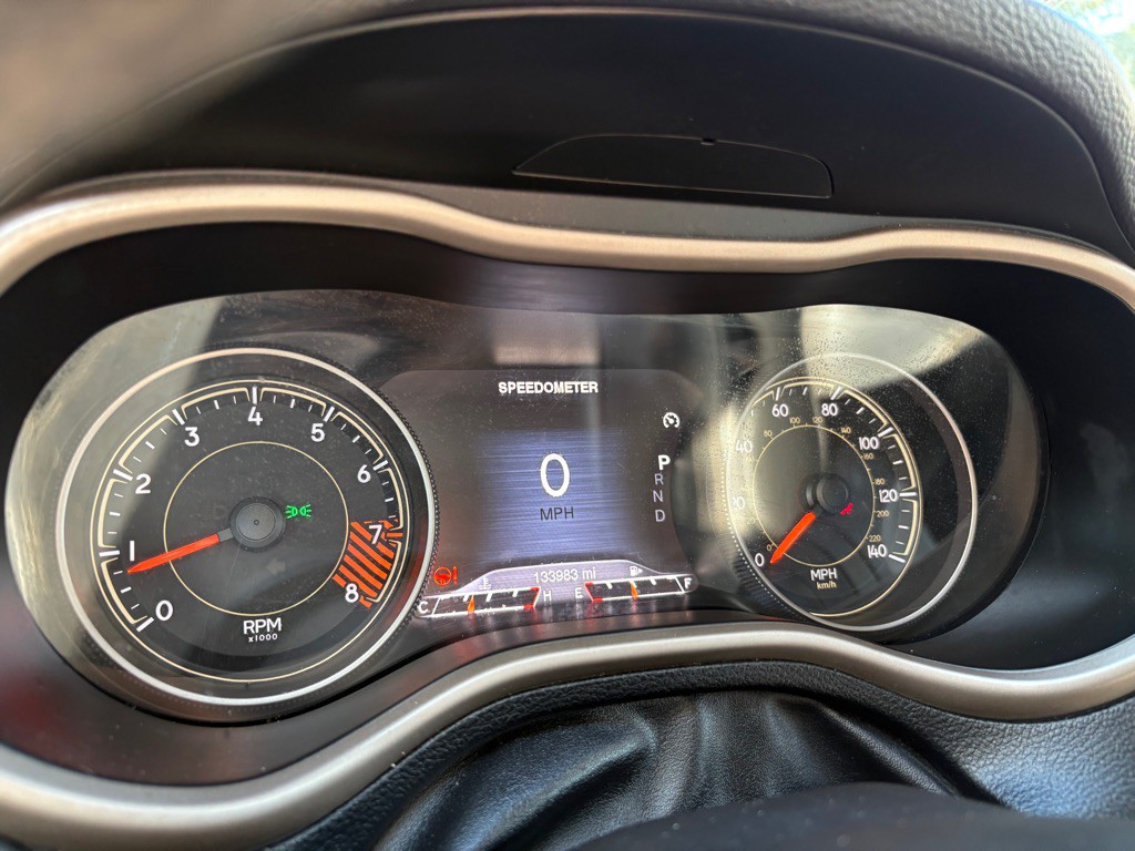 2015 Jeep Cherokee Image 24