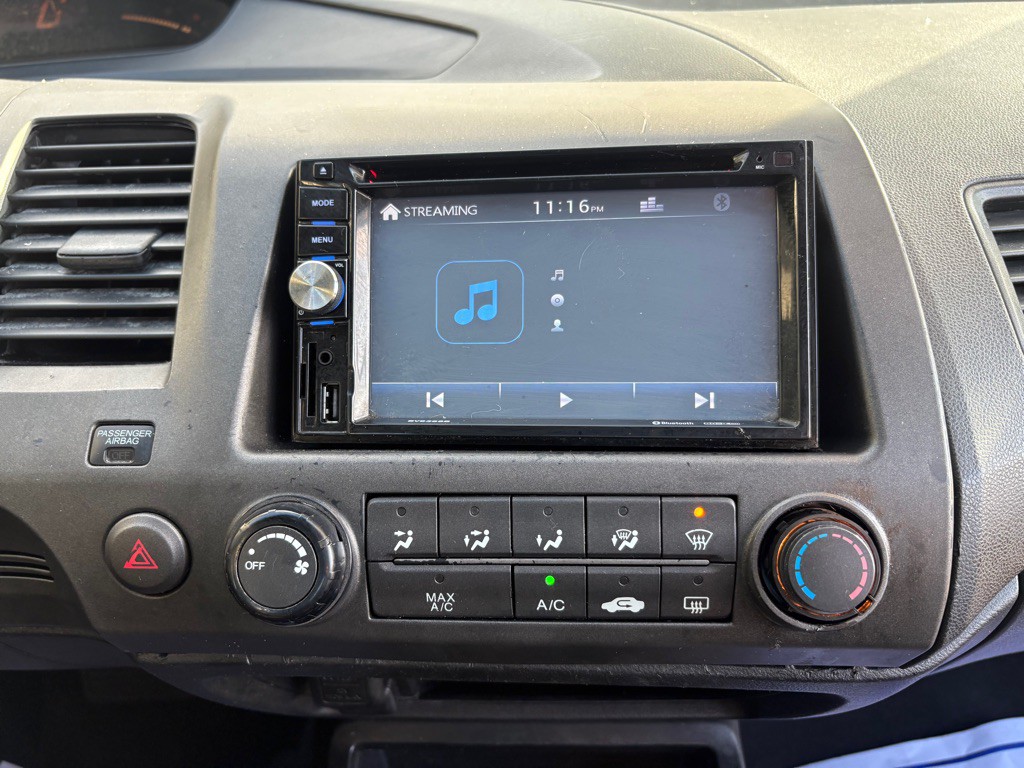 2011 Honda Civic Image 18