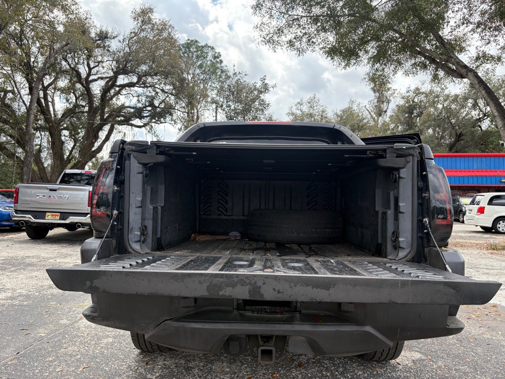 2003 Chevrolet Avalanche Image 9