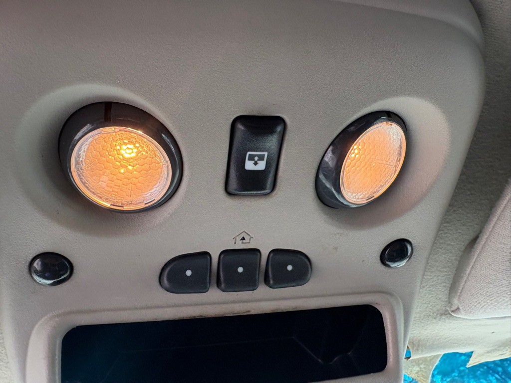 2003 Chevrolet Avalanche Image 27