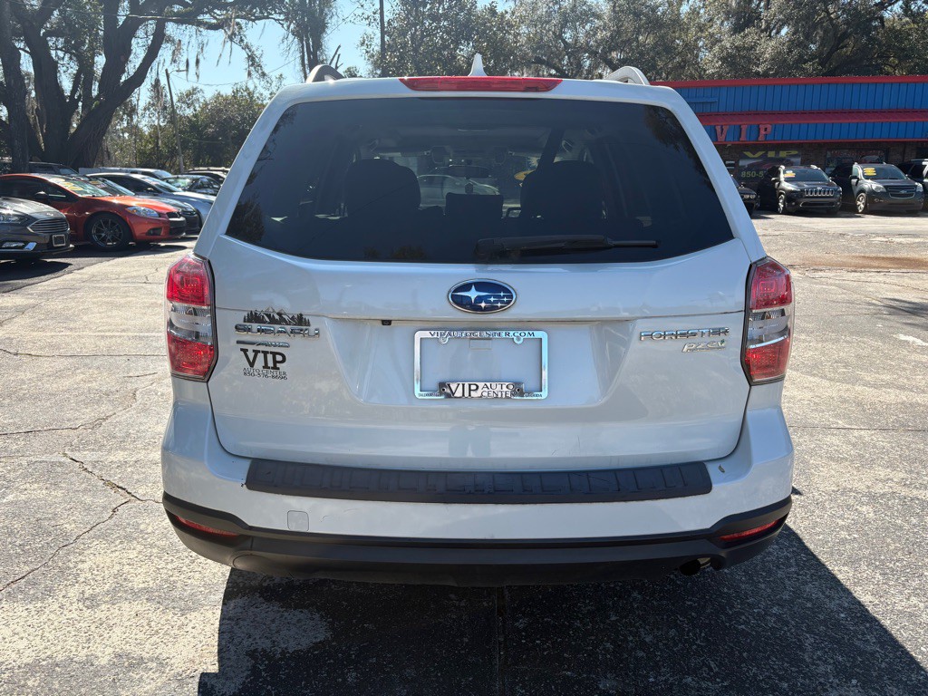 2016 Subaru Forester Image 4